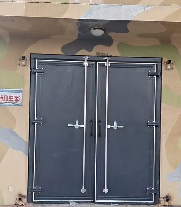 博湖工业平开门