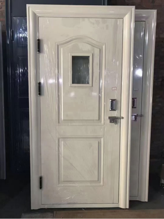 博湖学校教室门