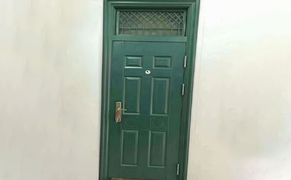 博湖学校教室门