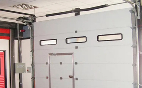 博湖工业提升门的安装方法