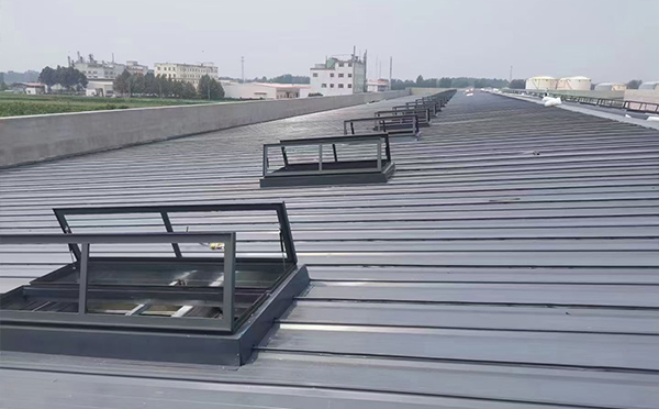 某中学室内体育馆博湖排烟窗改造项目