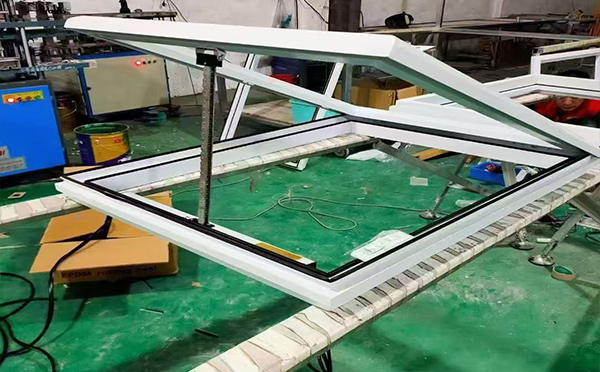 某地下车库出入口博湖排烟窗配置工程