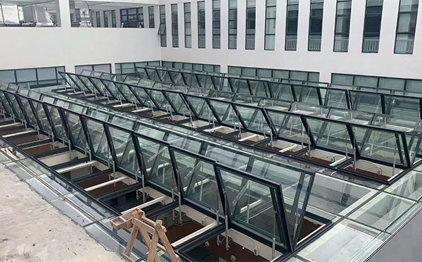 百安科技有限公司近期博湖排烟窗项目案例分享