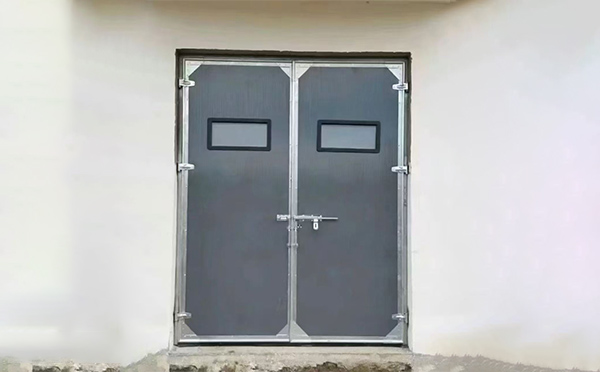 博湖工业门在高温作业区域的运行表现