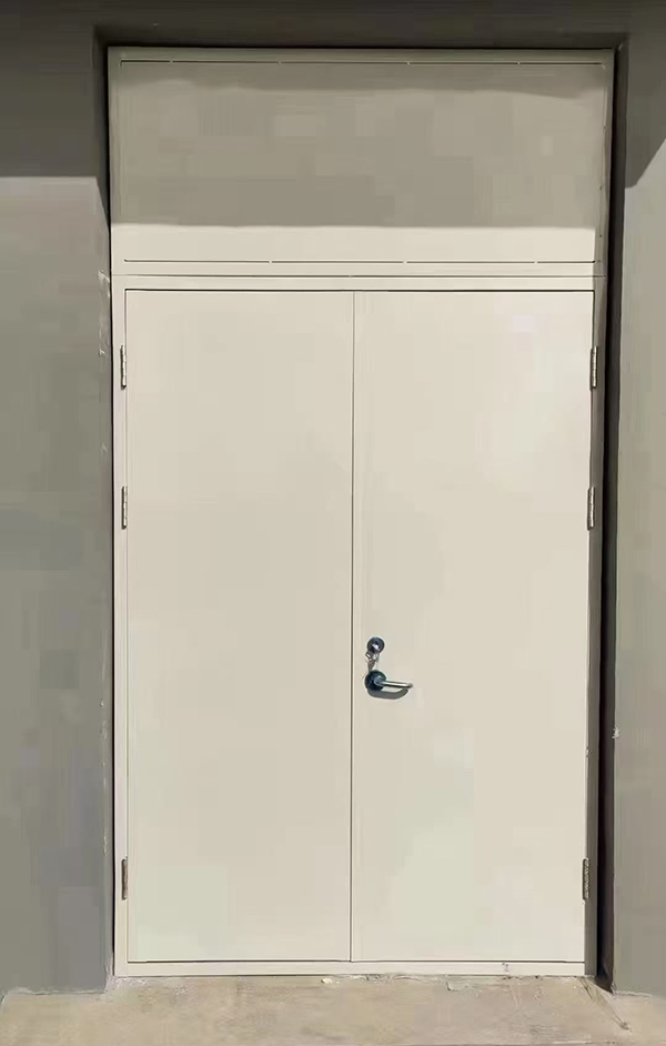 展览馆项目完成大跨度博湖防火门安装